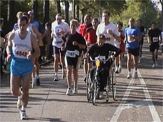 Marathon2003_00094.jpg (37914 bytes)